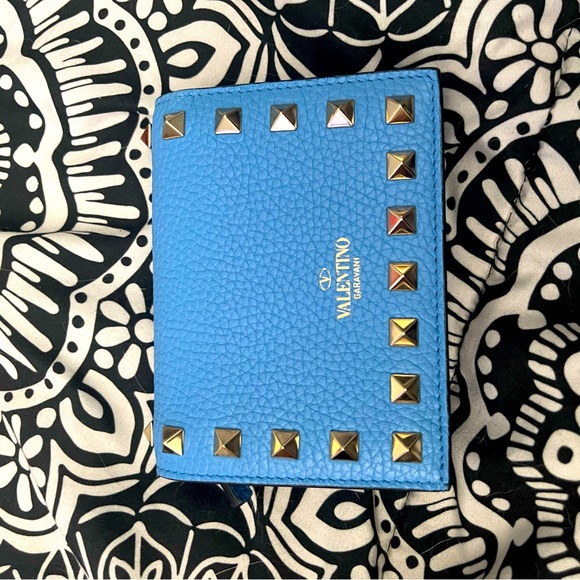 BNWT Valentino Rock stud wallet in 097 Denim. - Picture 2 of 16